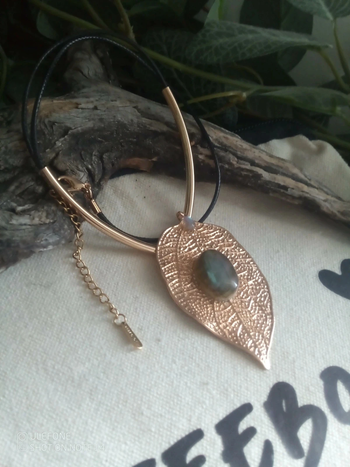 Collier feuille bohème avec pierres de labradorite – photo 2